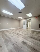 2425 E Commercial Blvd, Fort Lauderdale, FL for lease Interior Photo- Image 1 of 11