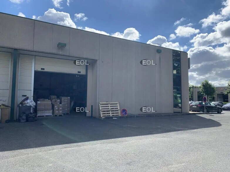 Flex in Villepinte for lease - Building Photo - Image 2 of 8