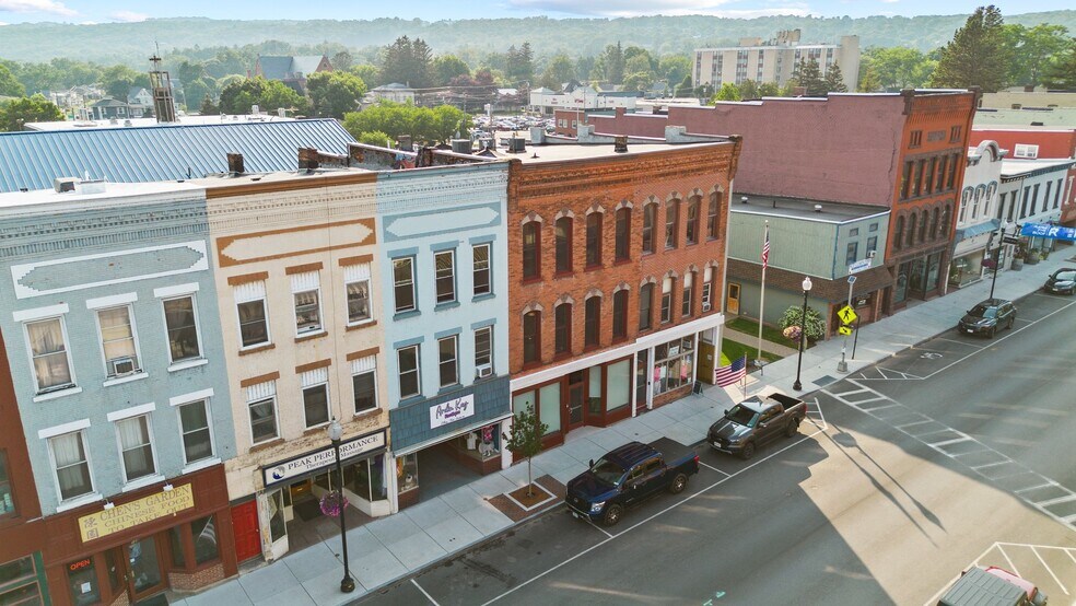 114-116 E Main St, Penn Yan, NY à vendre - Photo du bâtiment - Image 2 de 77