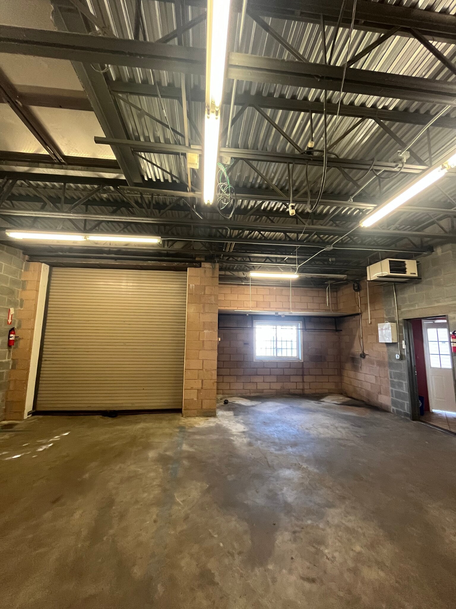 19 E Centre St, Nutley, NJ à louer Photo du bâtiment- Image 1 de 38