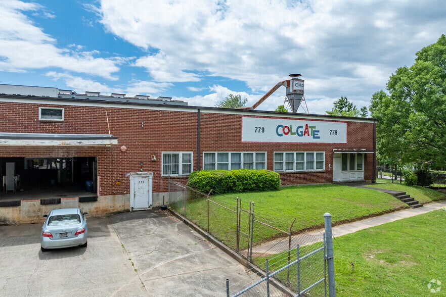 220 Pearl St SE, Atlanta, GA à louer - Photo du bâtiment - Image 2 de 7