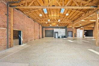 601 S Fairfax Ave, Los Angeles, CA for lease Interior Photo- Image 2 of 3
