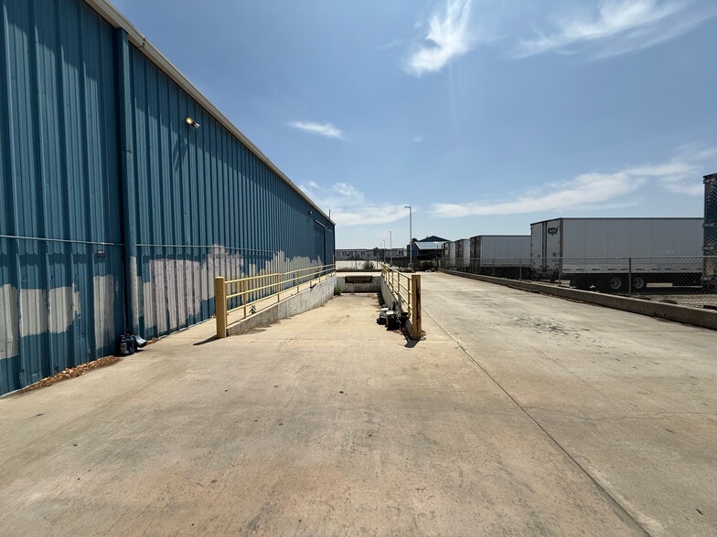 10989 Calabash Ave, Fontana, CA for sale - Building Photo - Image 2 of 3
