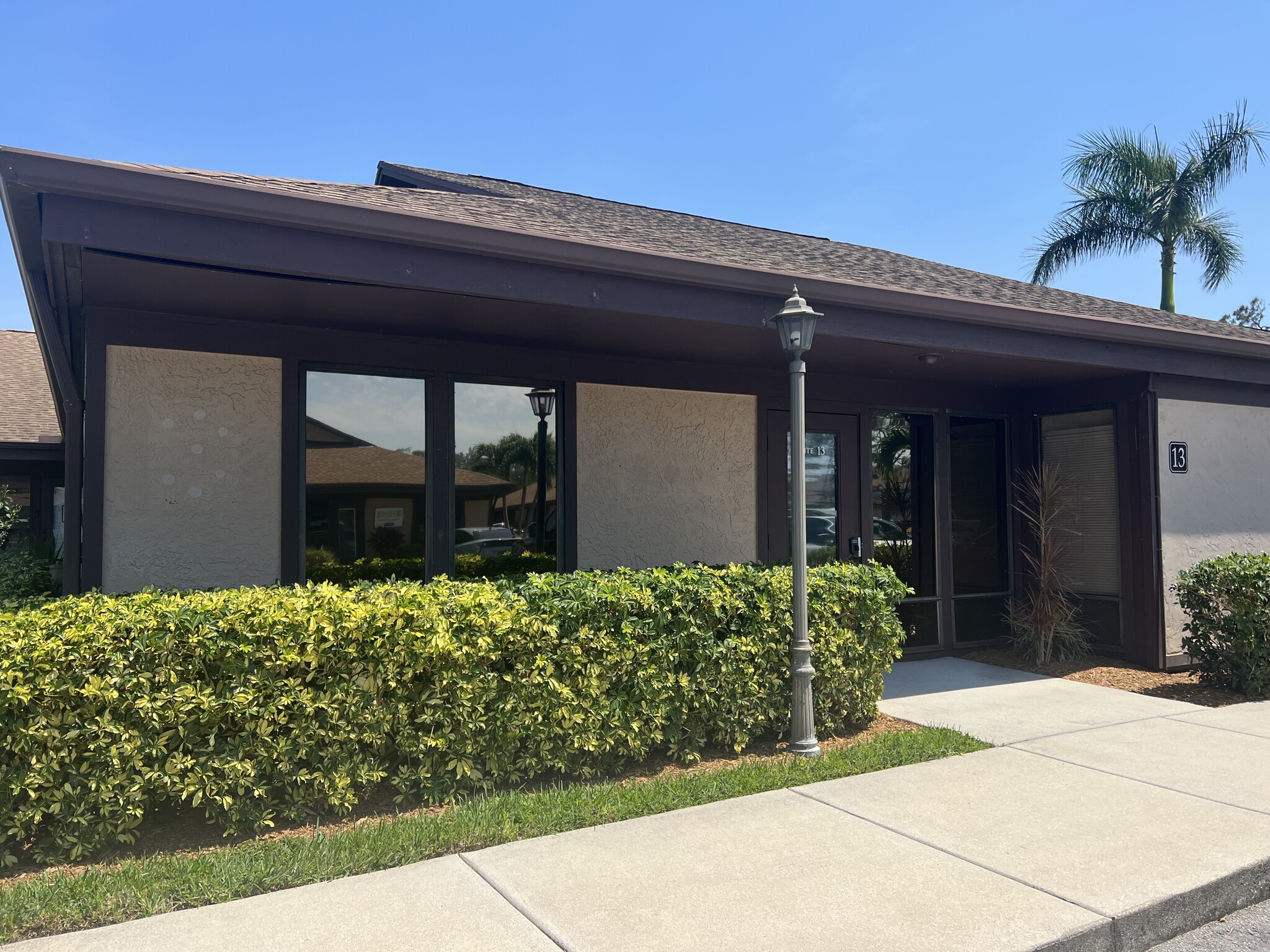 12734 Kenwood Ln, Fort Myers, FL à louer Photo du bâtiment- Image 1 de 14