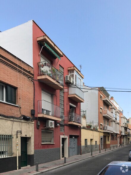 Calle de Juana Elorza, 14, Madrid, Madrid à louer - Photo du bâtiment - Image 2 de 2