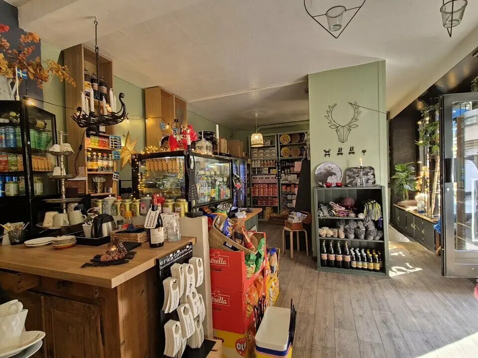 Retail in Paris for sale Interior Photo- Image 1 of 9