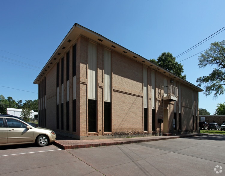 409 N Loop 336 W, Conroe, TX for lease - Building Photo - Image 2 of 8