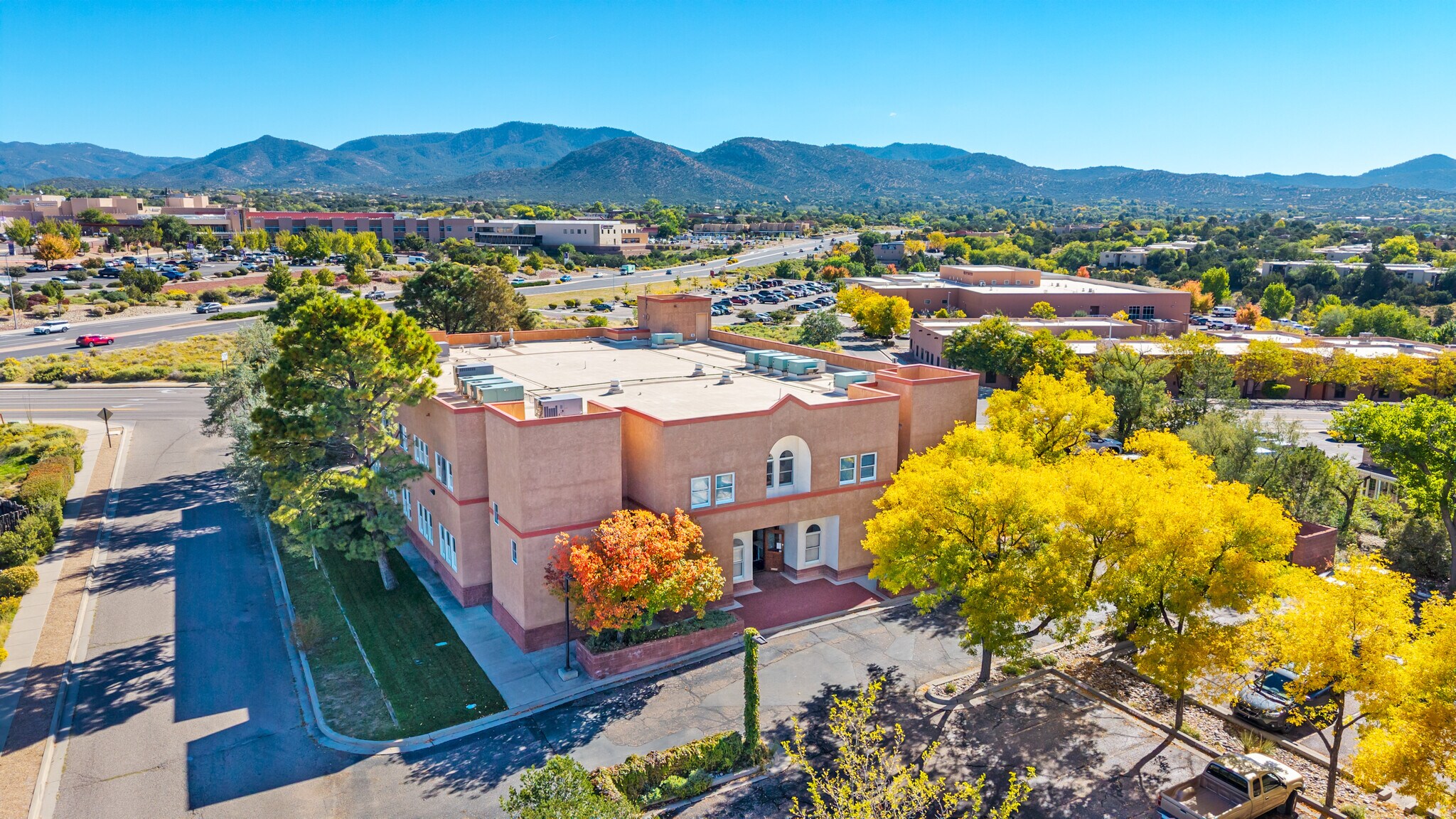 2006 Botulph Rd, Santa Fe, NM à vendre Photo du bâtiment- Image 1 de 23