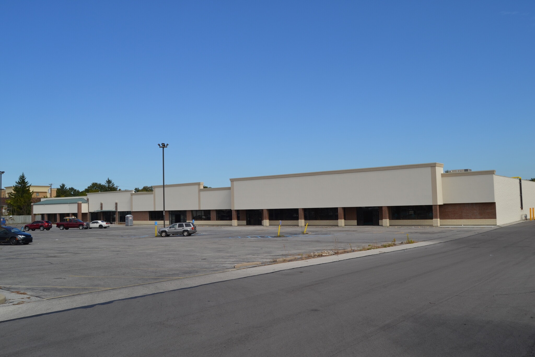 3316-3324 Secor Rd, Toledo, OH for lease Primary Photo- Image 1 of 13