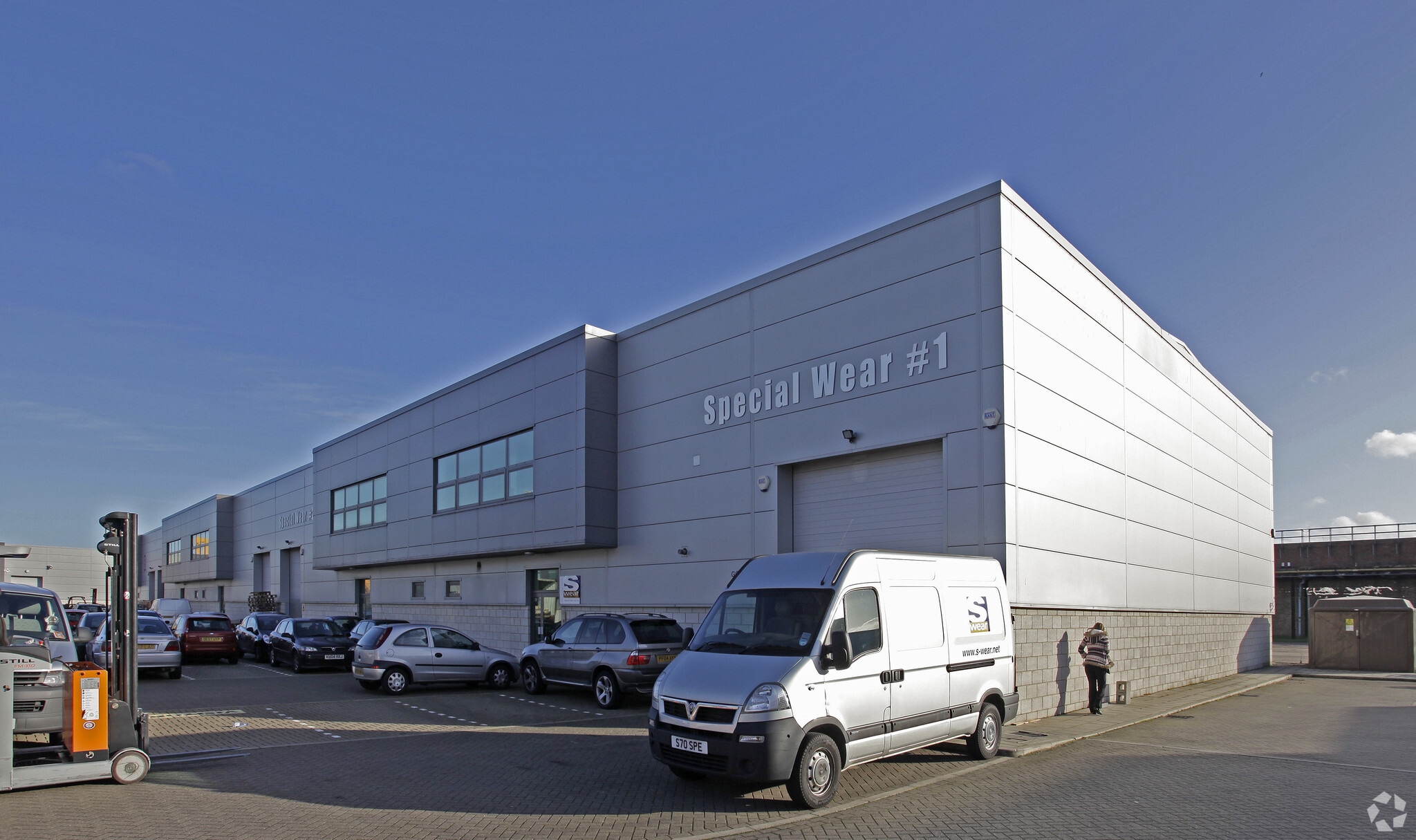 Dencora Way, Luton for sale Primary Photo- Image 1 of 3