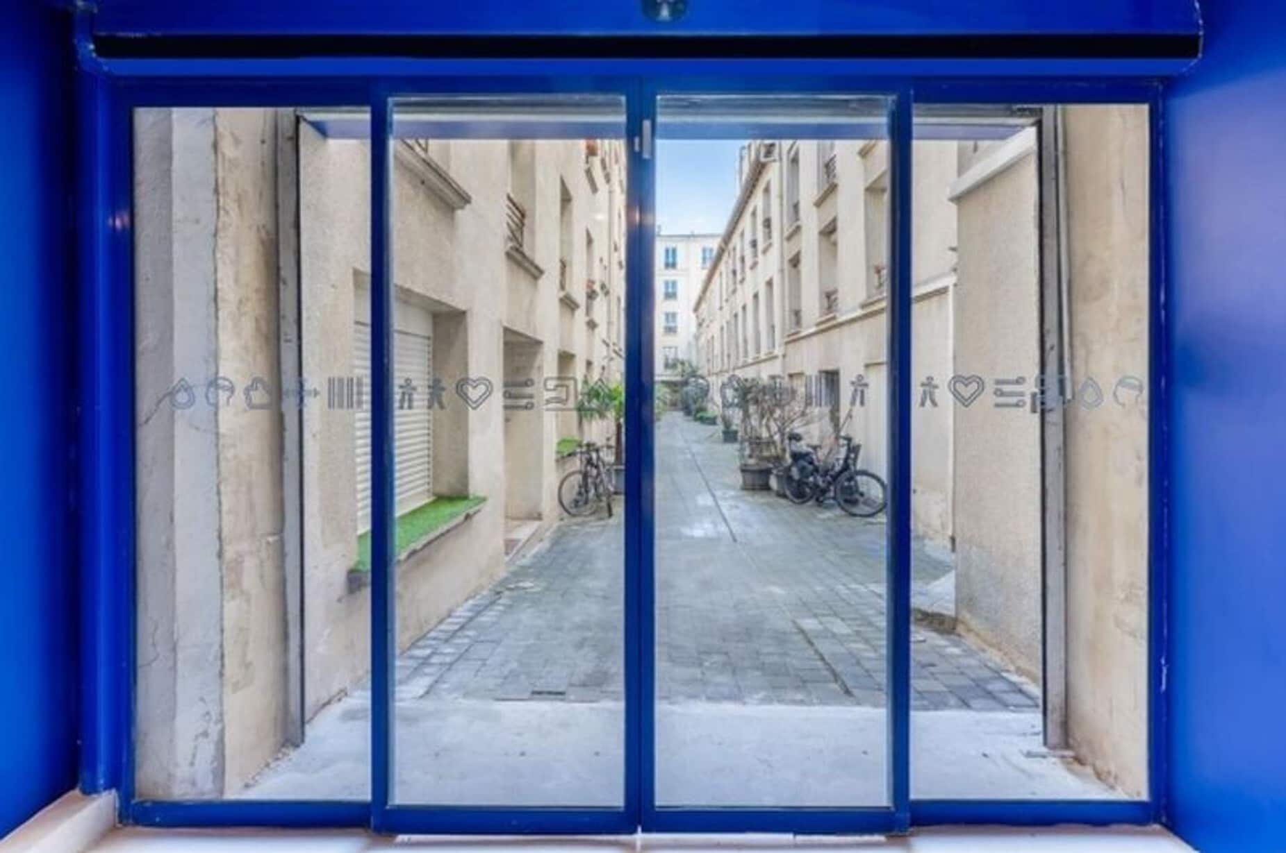 92 Rue Marguerite De Rochechouart, Paris for lease Interior Photo- Image 1 of 9