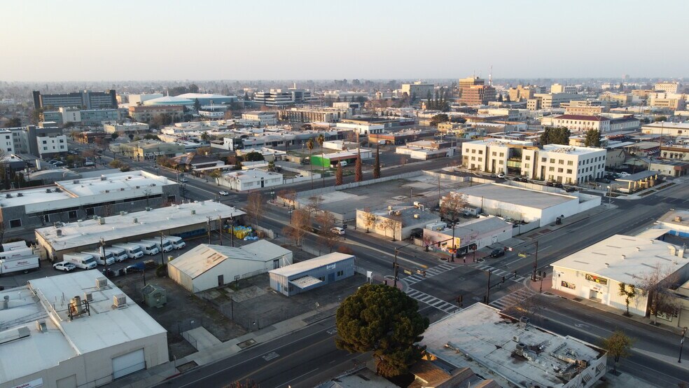 2024 Q St, Bakersfield, CA à louer - Photo du bâtiment - Image 3 de 16