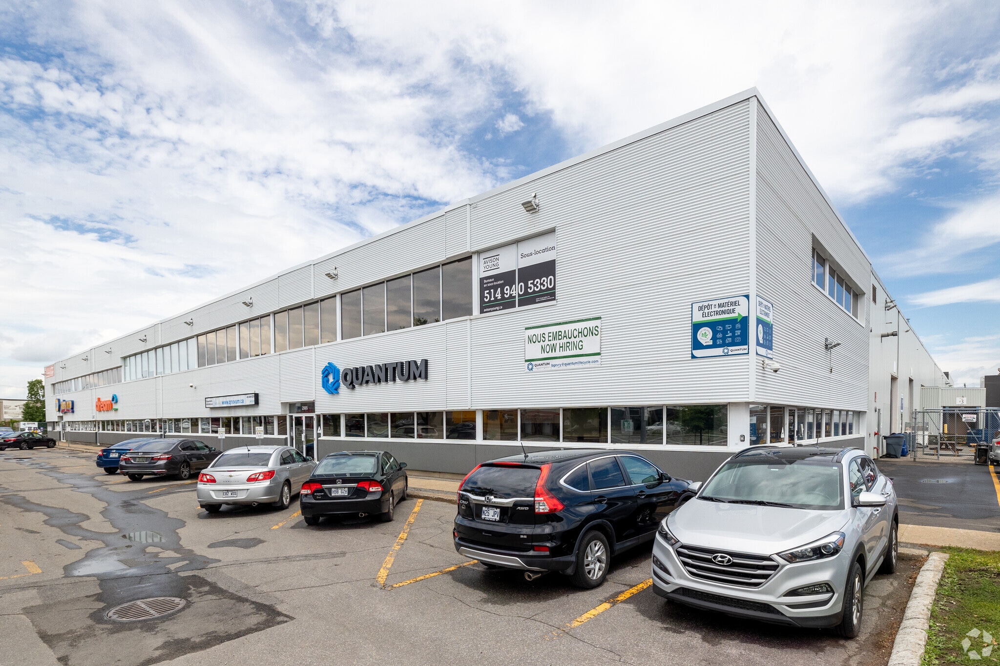 2995-2999 Boul Le Corbusier, Laval, QC for lease Primary Photo- Image 1 of 22