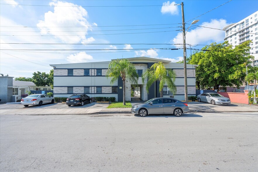 Income-Producing Redevelopment portfolio of 2 properties for sale on LoopNet.ca - Building Photo - Image 2 of 23