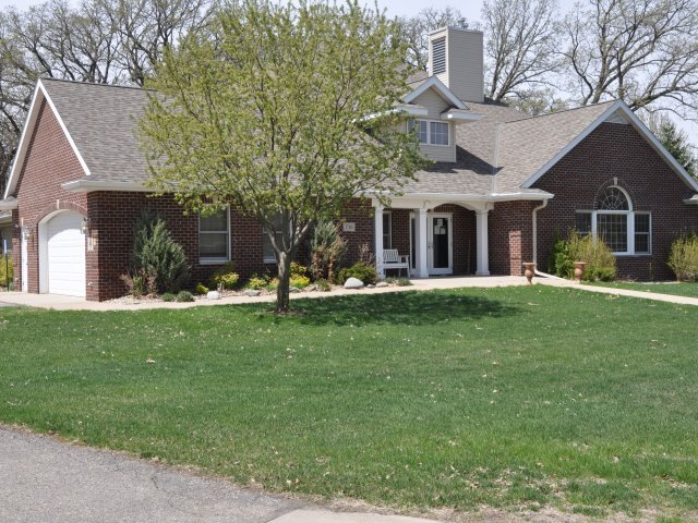 710 Park Island Dr, Hutchinson, MN for lease Primary Photo- Image 1 of 2