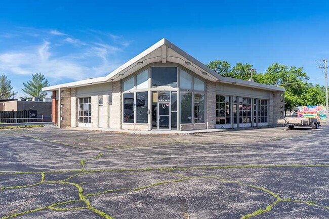 More details for 5818 N 2nd St, Loves Park, IL - Retail for Lease