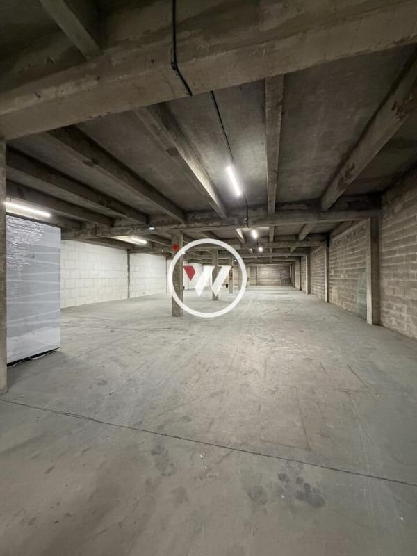 Industrial in Le Blanc-Mesnil for lease Building Photo- Image 1 of 8