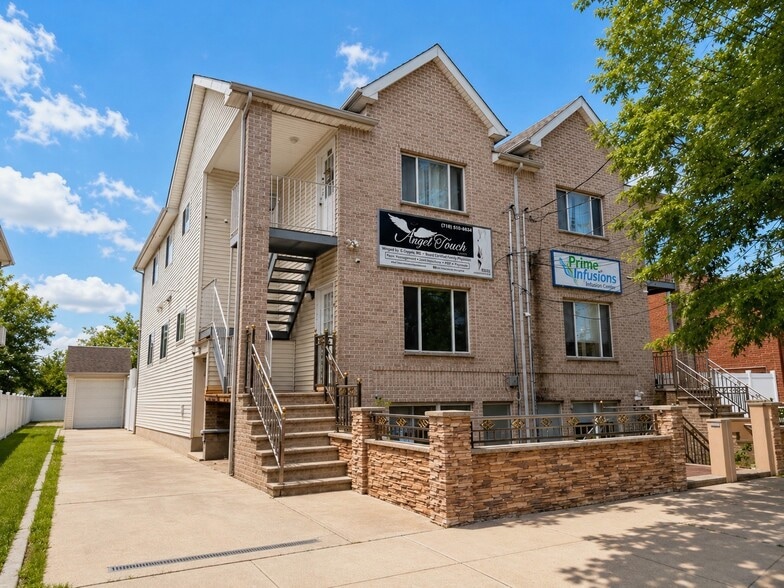 1330-1332 Rockland Ave, Staten Island, NY à vendre - Photo du bâtiment - Image 3 de 64