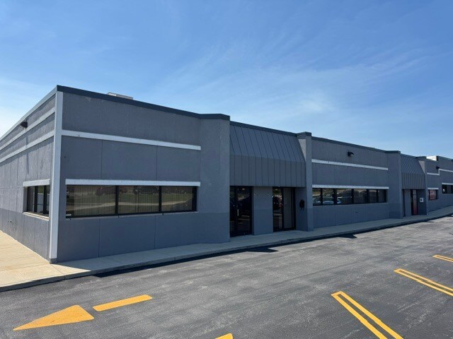 Plus de détails pour 310-338 St. Paul Blvd, Carol Stream, IL - Industriel à louer