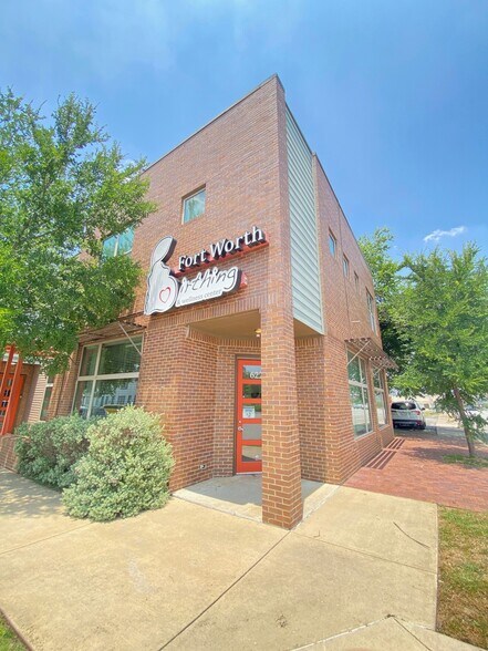 622 Hemphill St, Fort Worth, TX à louer - Photo du bâtiment - Image 3 de 5