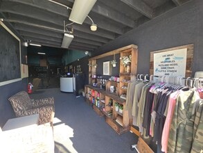 320 Hillcrest Rd, Hollister, CA for sale Interior Photo- Image 2 of 8