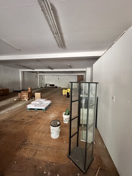 20618 Hollis Ave, Queens Village, NY for lease - Building Photo - Image 3 of 6