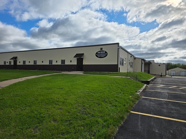 350 N Dewey Ave, Reedsburg, WI for sale - Building Photo - Image 2 of 25