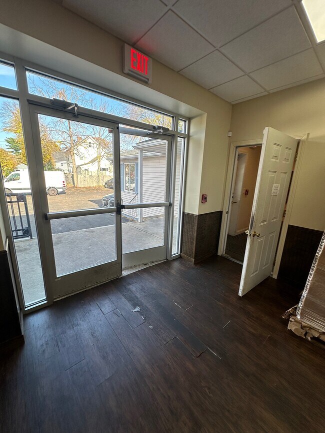 More details for 49-R High St, Woburn, MA - Retail for Lease