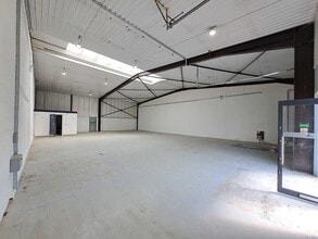 Erica Rd, Milton Keynes à louer Photo intérieure- Image 1 de 2