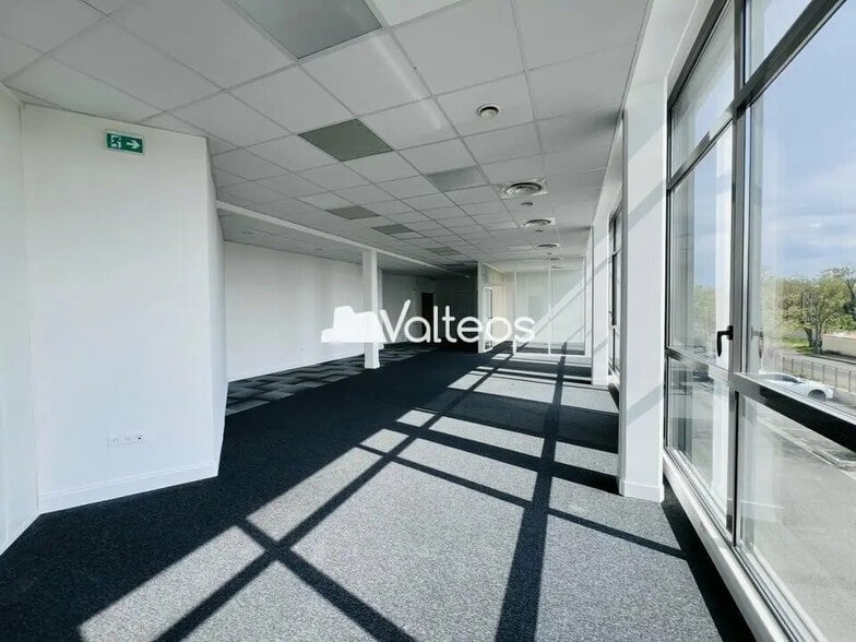 20 Boulevard Déodat De Séverac, Colomiers for lease - Interior Photo - Image 3 of 18