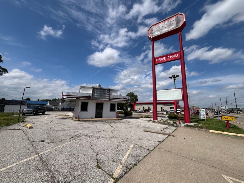 2022 N 6th St, Vincennes, IN for lease - Building Photo - Image 2 of 7