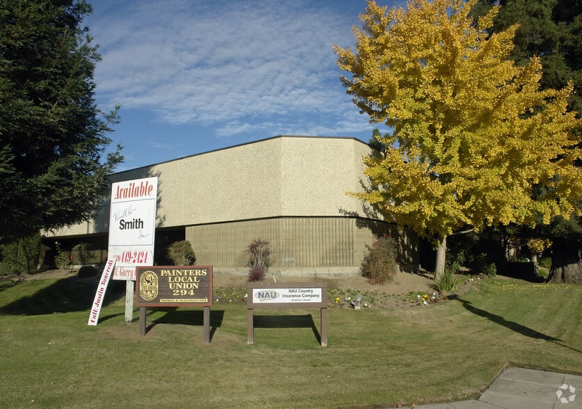 4969 E Clinton, Fresno, CA for lease - Building Photo - Image 2 of 6