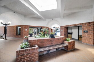1001 E Baker St, Plant City, FL for lease Interior Photo- Image 1 of 9