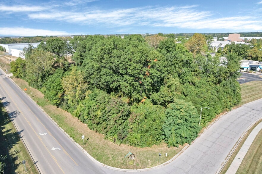 225 Business Center Dr, Blacklick, OH for sale - Aerial - Image 3 of 7