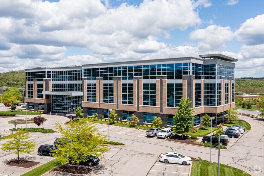 4000 Town Center, Canonsburg, PA à louer - Photo du bâtiment - Image 2 de 5