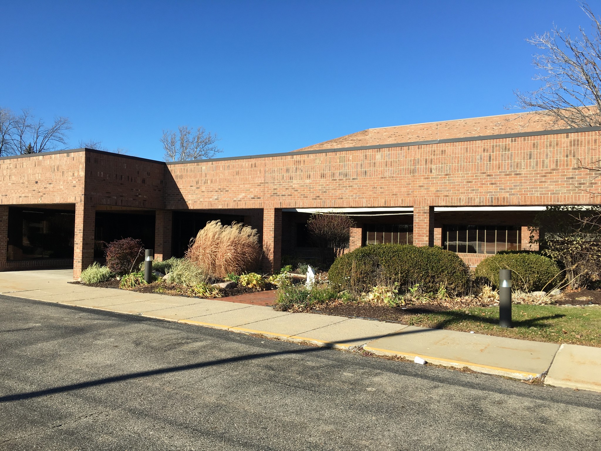 11200 E 11 Mile Rd, Warren, MI for sale Building Photo- Image 1 of 1