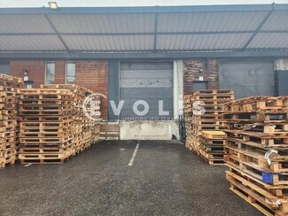 Plus de détails pour Local d'activités à louer