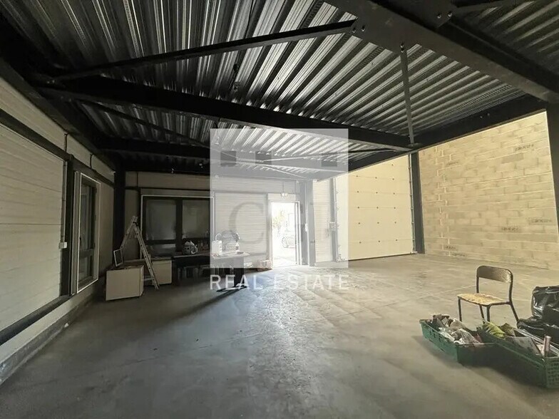 8 Impasse Du 24 Août 1944, Corbas for lease - Interior Photo - Image 3 of 9