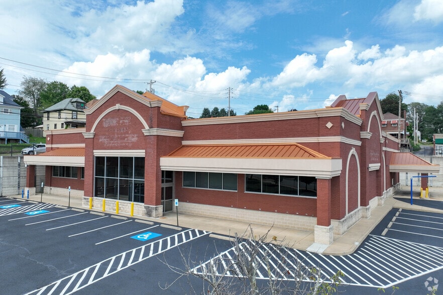 351 Brighton Ave, Rochester, PA à vendre - Photo principale - Image 2 de 34