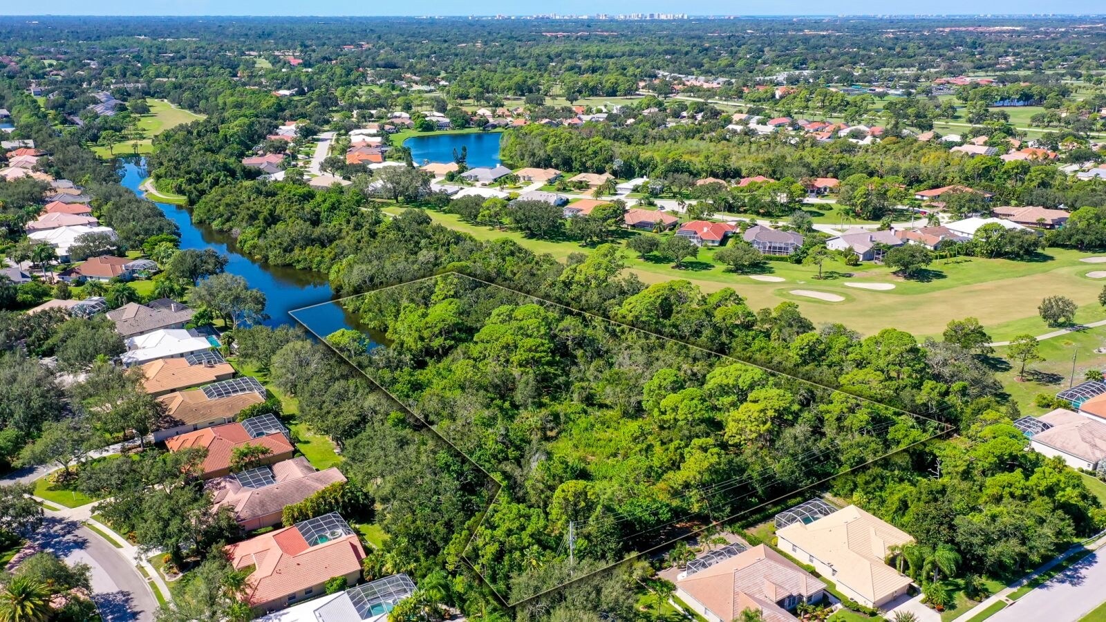 Southgate Ct, Sarasota, FL à vendre Aérien- Image 1 de 19