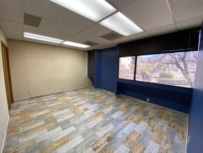 5862 Cromo Dr, El Paso, TX for lease Interior Photo- Image 2 of 3