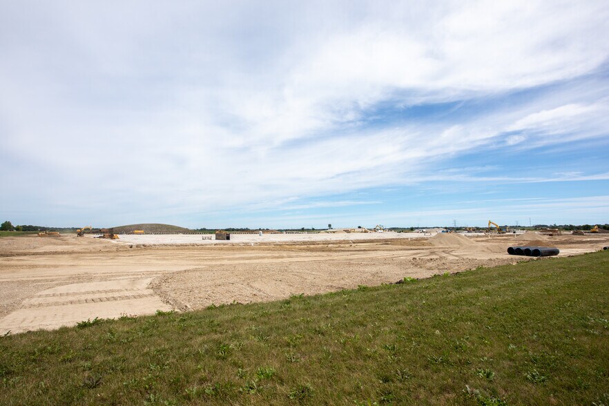 8630 31rst St, Somers, WI à louer - Photo de construction - Image 3 de 6