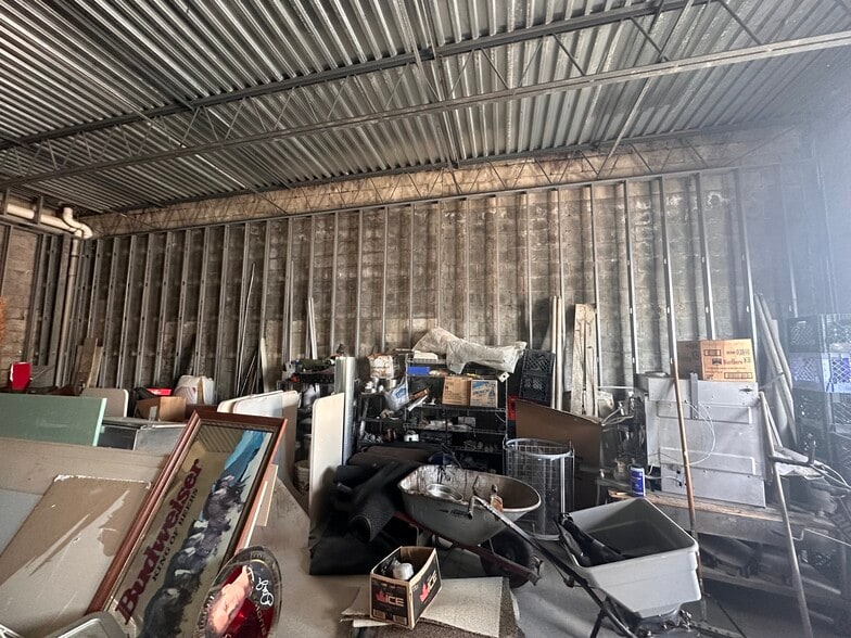 8184-8198 N Dixie Hwy, Newport, MI for lease - Interior Photo - Image 2 of 8