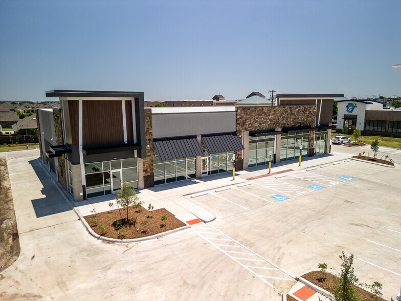 7300 Blue Mound Rd, Fort Worth, TX à louer - Photo du bâtiment - Image 2 de 4