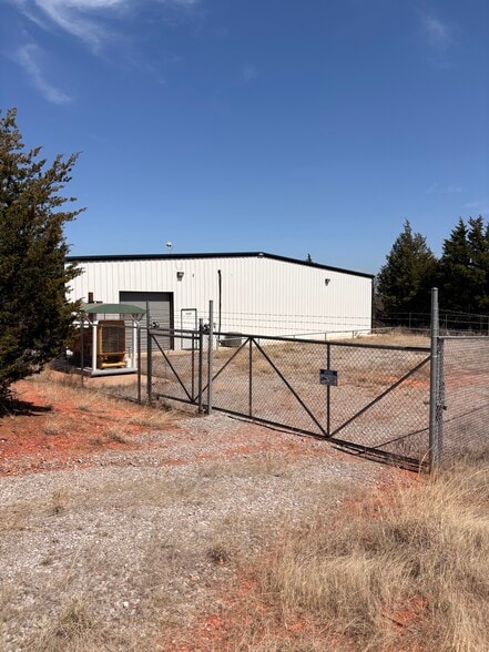 11175 E Simpson Rd portfolio of 2 properties for sale on LoopNet.ca - Primary Photo - Image 1 of 7