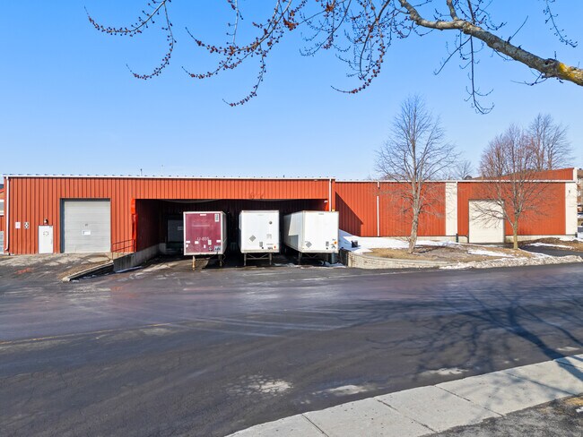 More details for 314 4e Av, Saint-jean-sur-richelieu, QC - Industrial for Lease