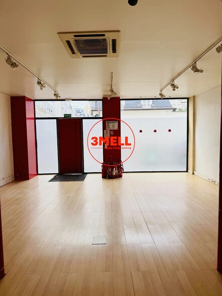 23 Rue Vaneau, Paris for lease - Interior Photo - Image 2 of 7