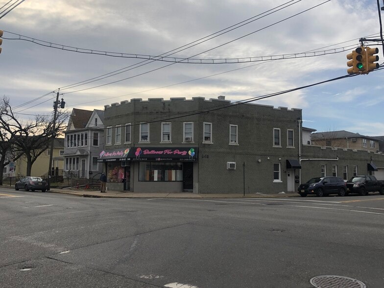 848 Paterson Ave, East Rutherford, NJ for lease - Building Photo - Image 3 of 5
