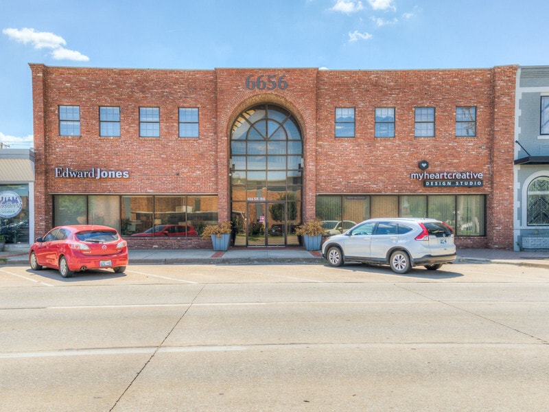 6656 NW 39th Expy, Bethany, OK for sale Primary Photo- Image 1 of 1