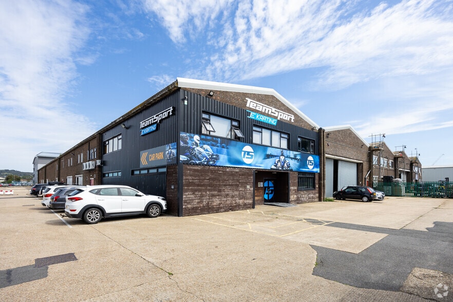 30 Chartwell Rd, Lancing for lease - Building Photo - Image 2 of 2